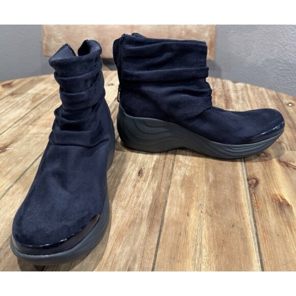 Bzees Zizzle Women's 8.5 M Navy Boots Pull On Non Slip Comfort NEW - Picture 1 of 8